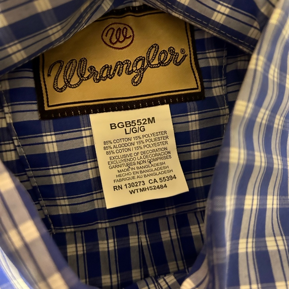 Wrangler button up - Picture 2 of 2